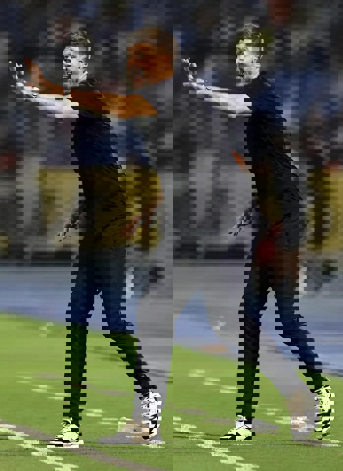 1909995
