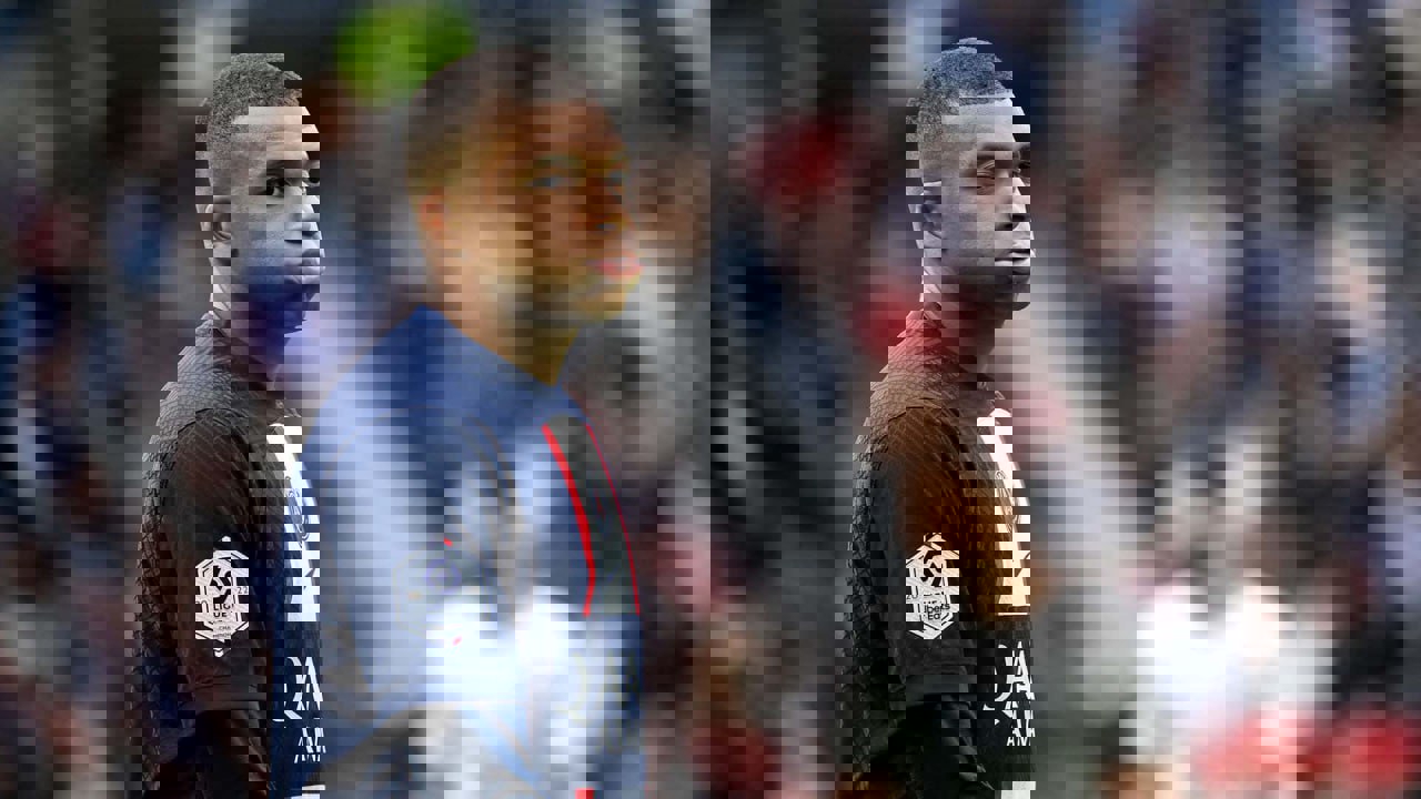 1910077