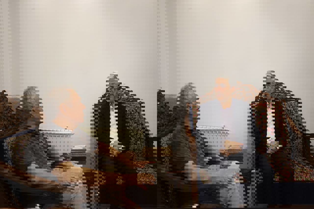 1910231