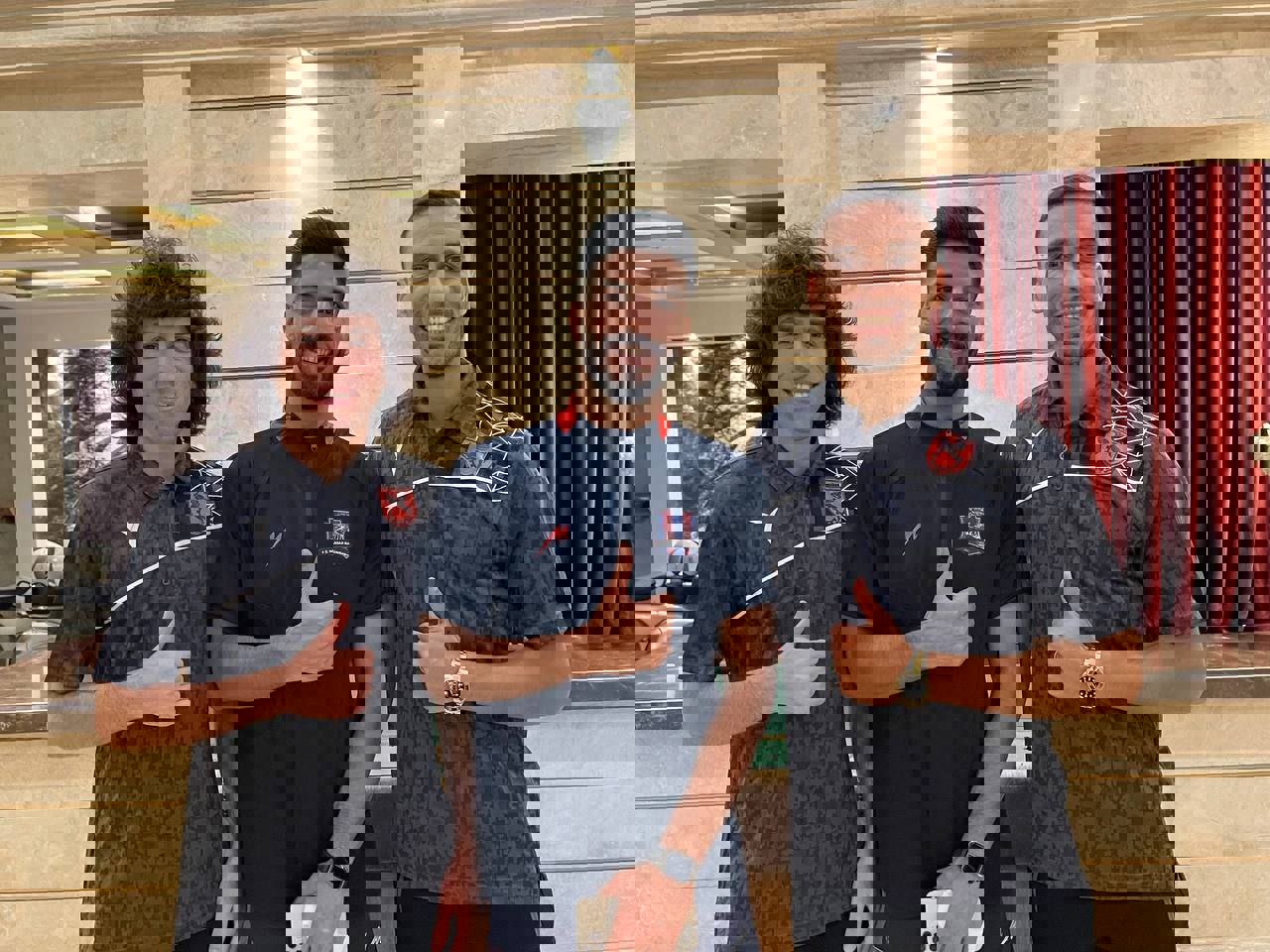1910218