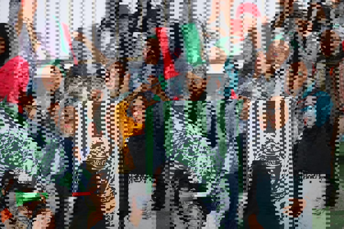 1910208