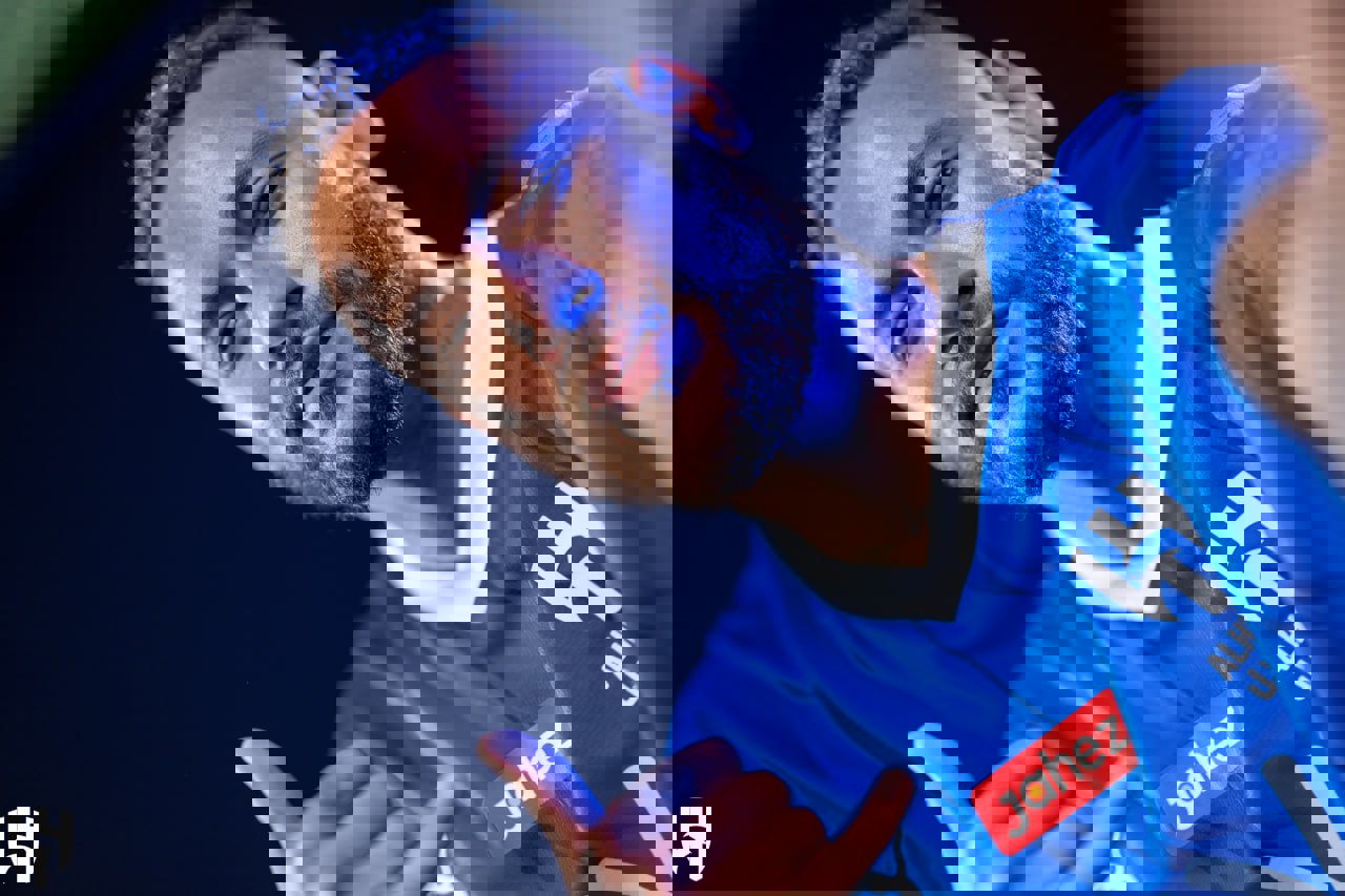 1910377