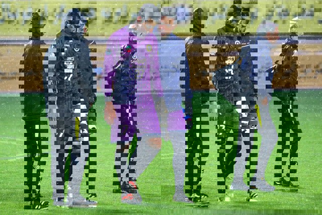 1910560