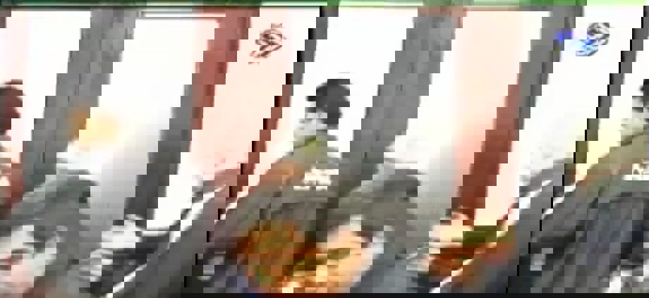 1910522