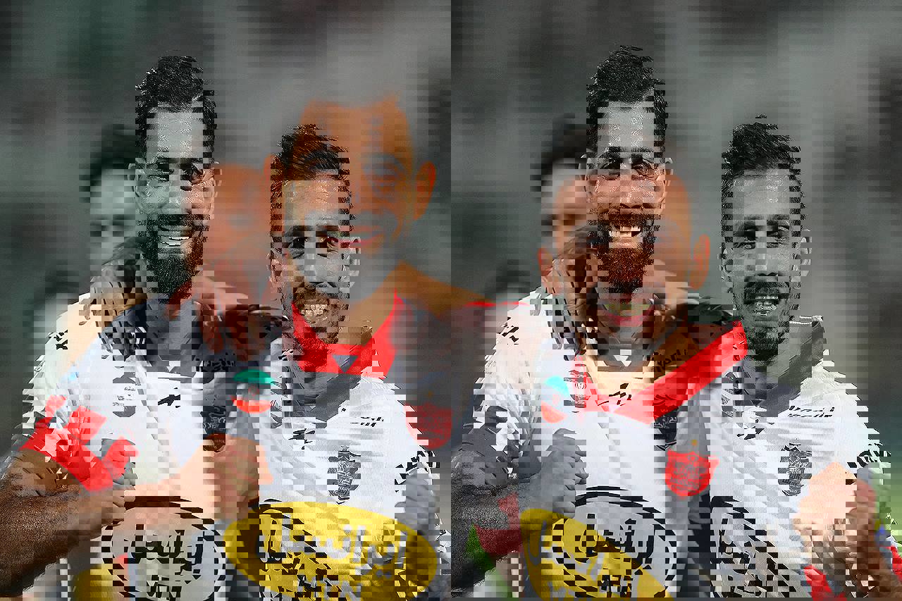 1910698