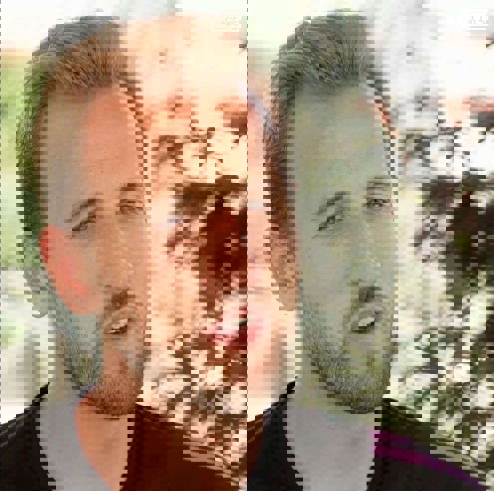 1910612