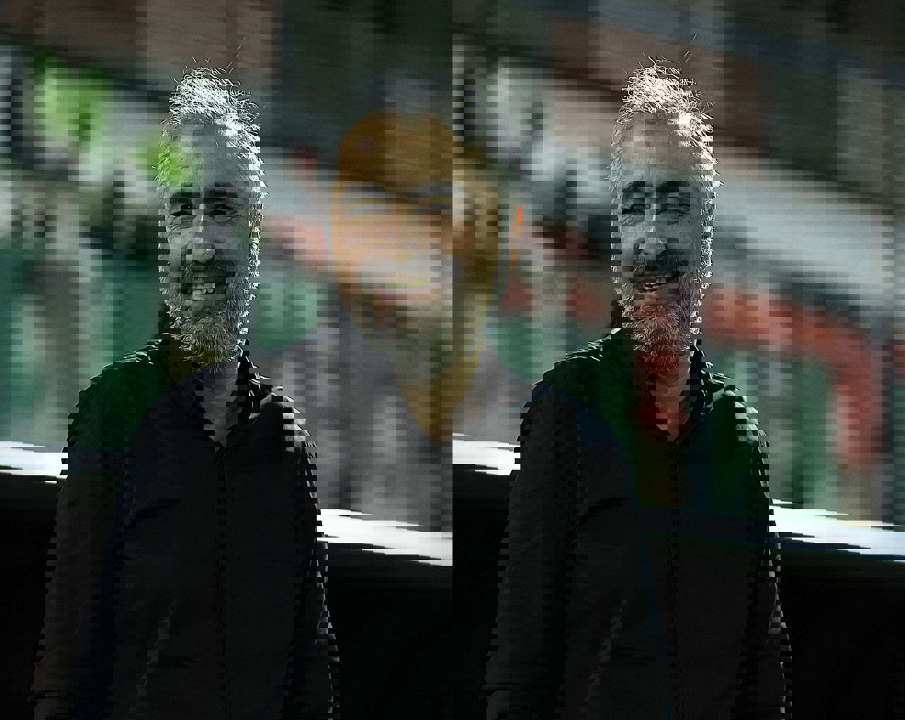 1910694