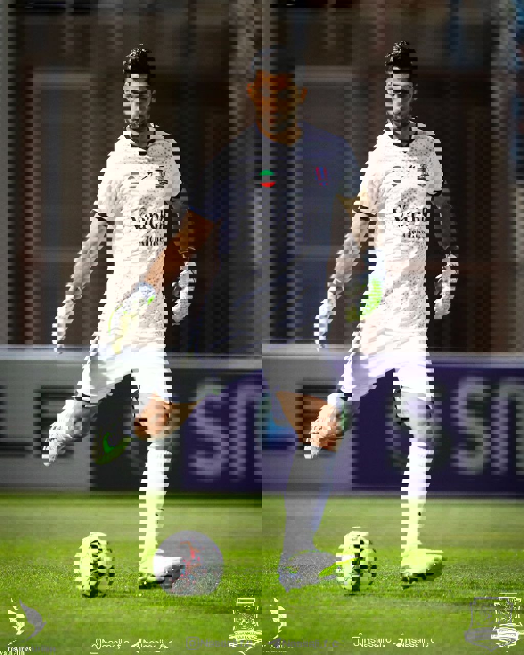 1910937