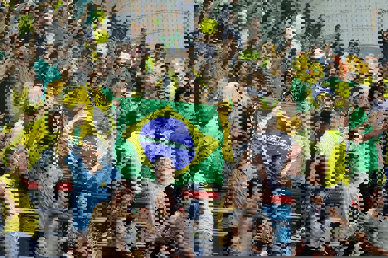1911348