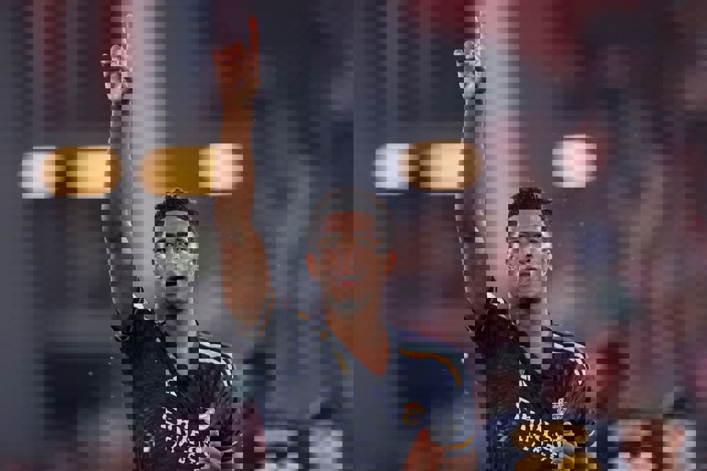 1912279