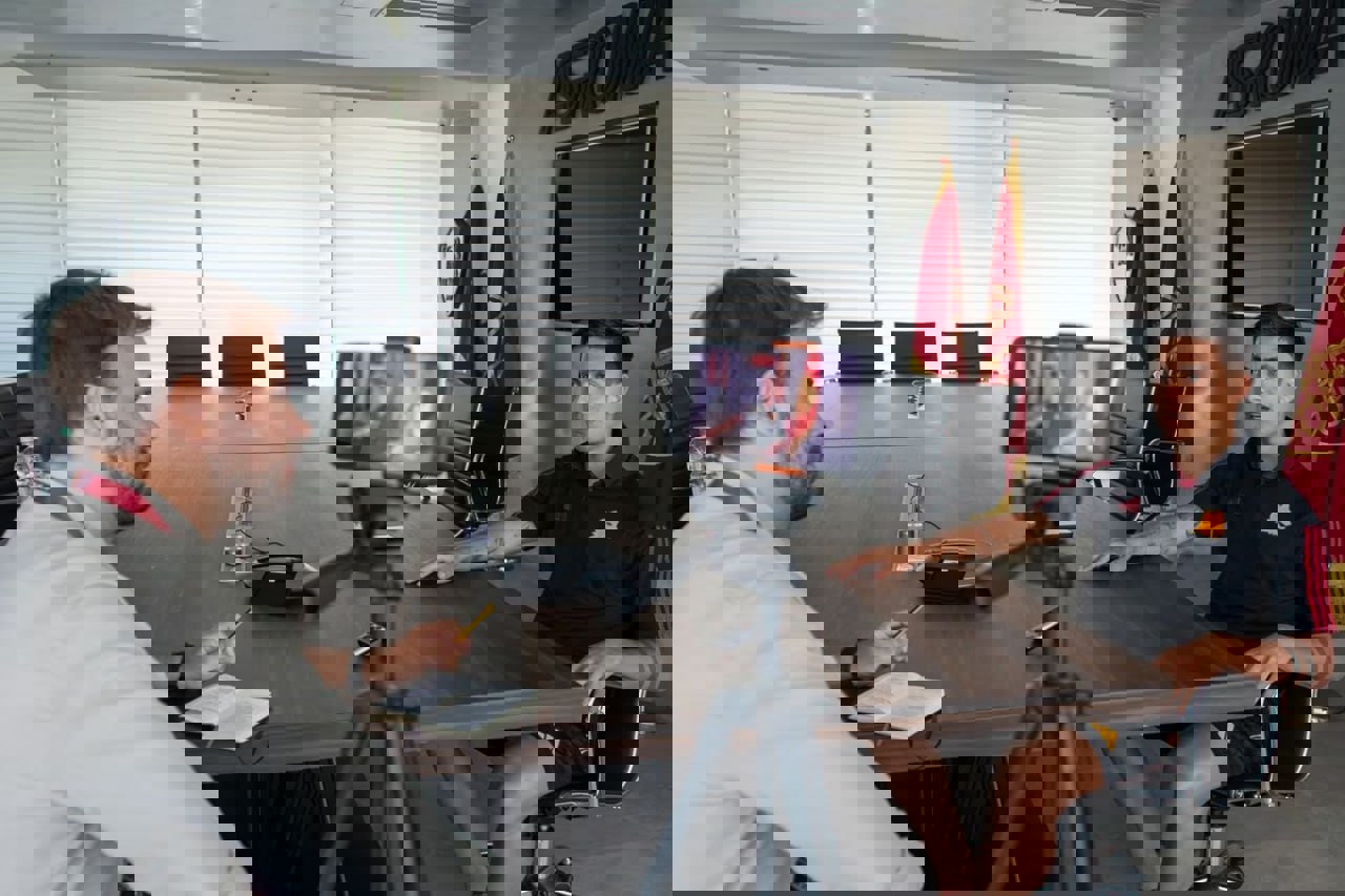 1912054