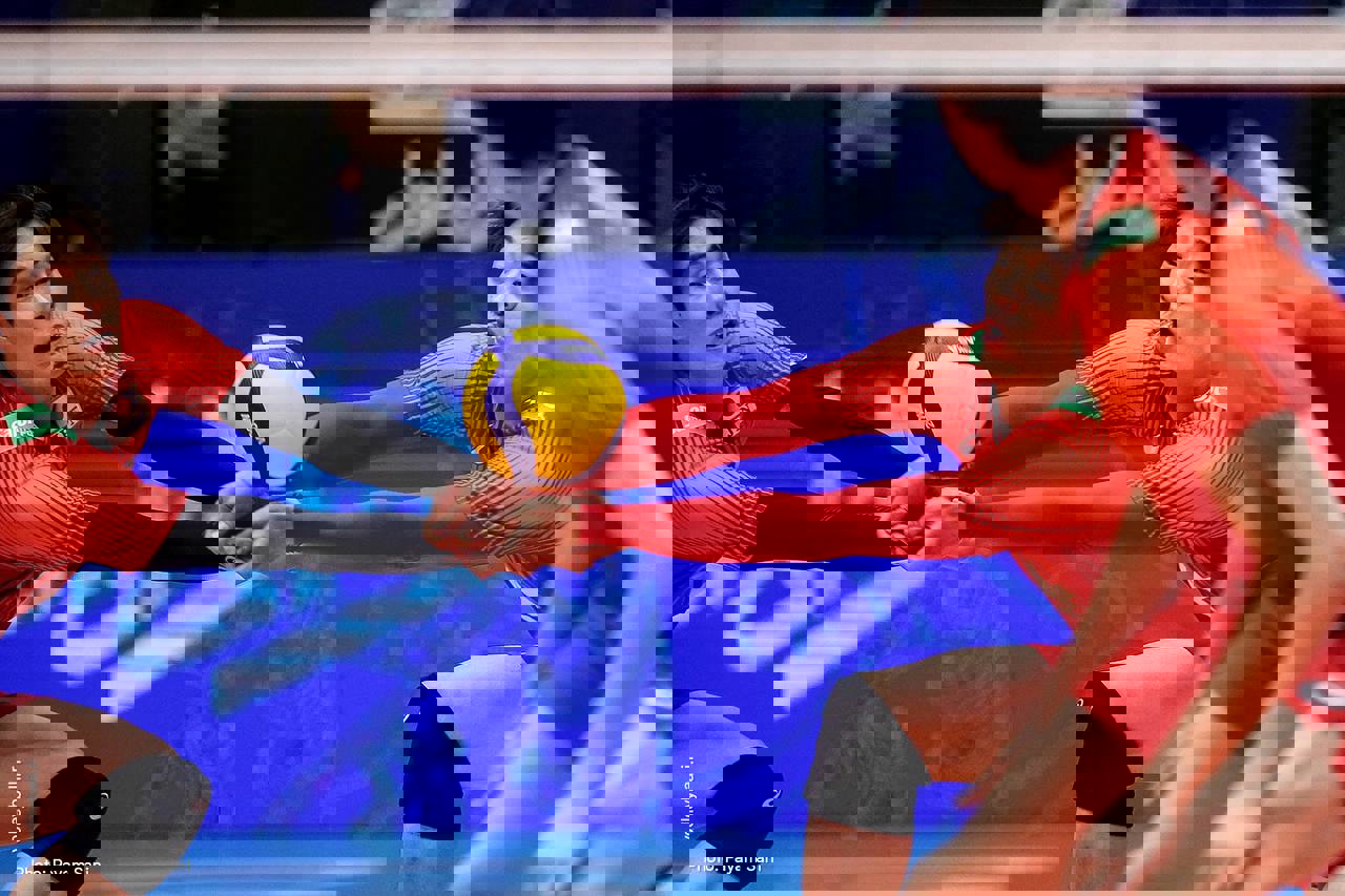 1912076