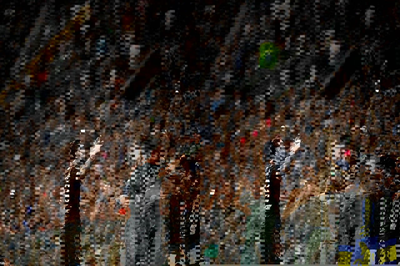 1912899