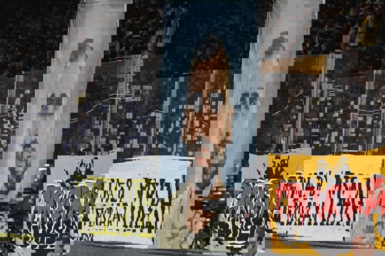 1912402