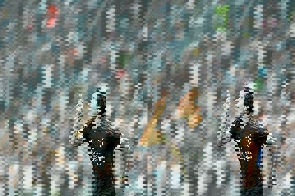 1912901