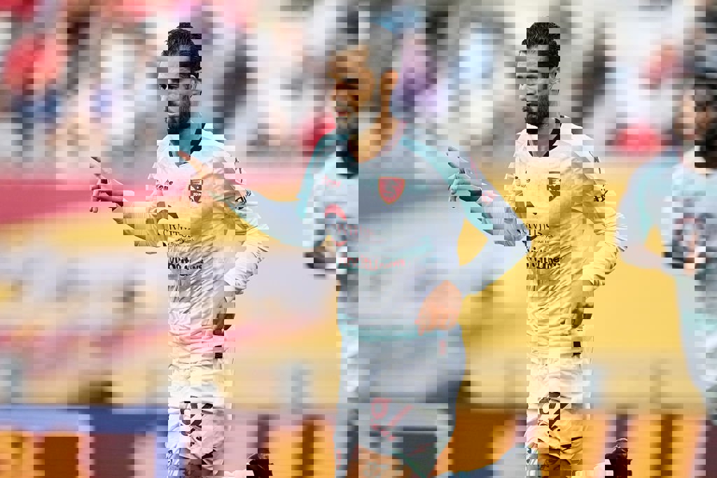 1912863