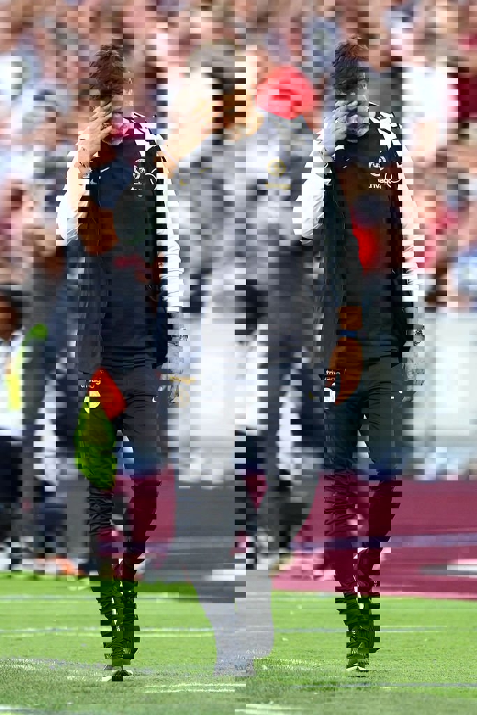 1912851