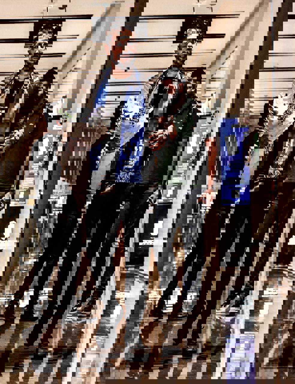1912990