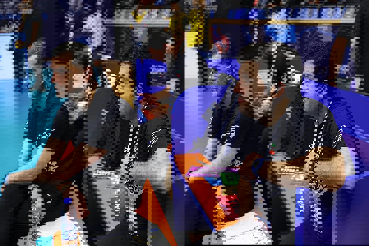 1913017