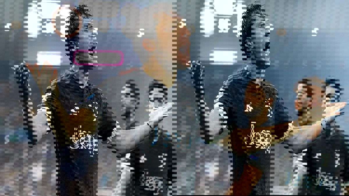 1913032