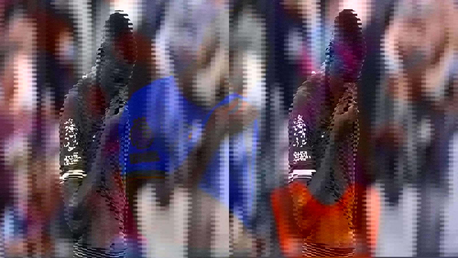 1913027