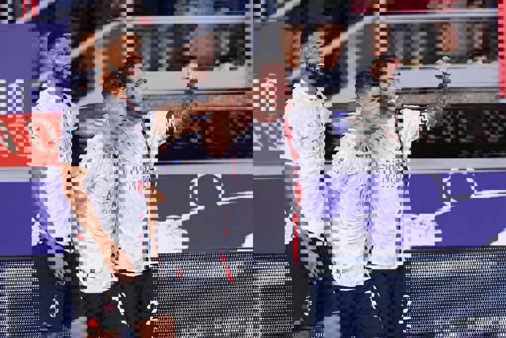 1913439
