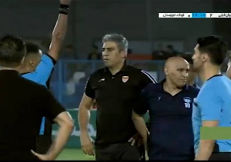 دقیقه 66: منصوریان اخراج شد