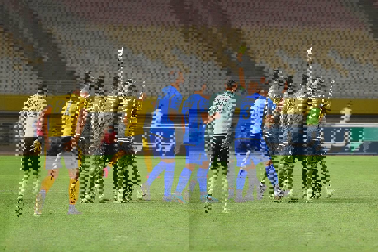 1914870
