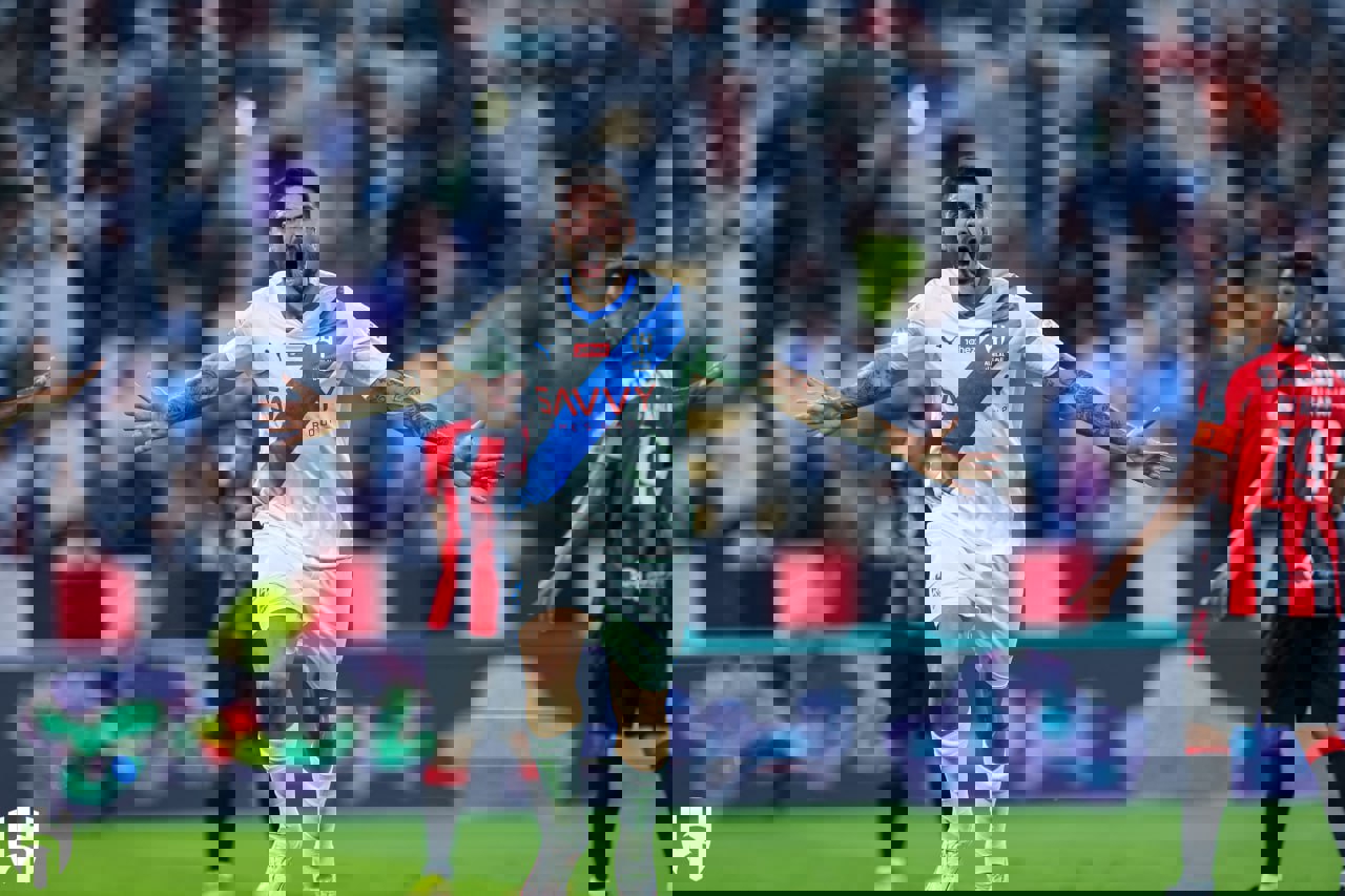 1915122