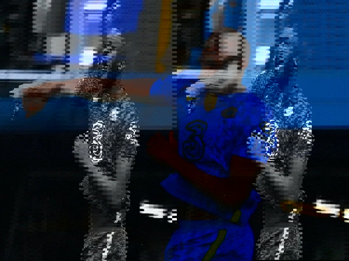 1915252
