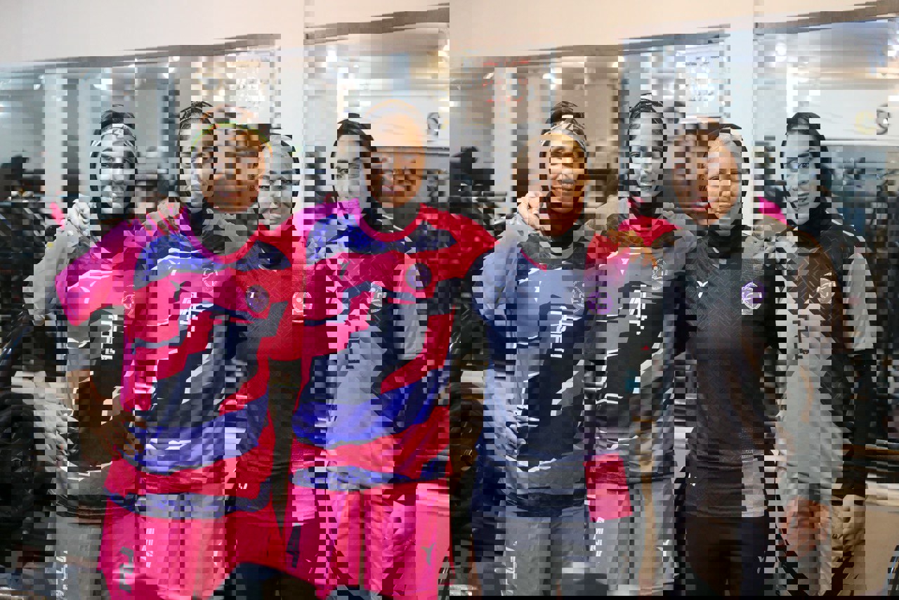 1915652