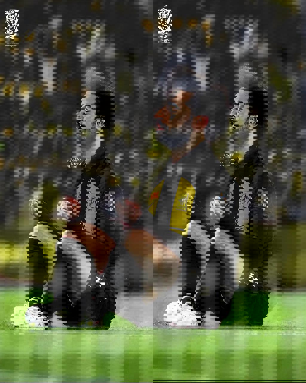 1915823