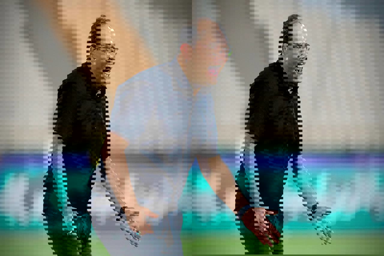 1915672