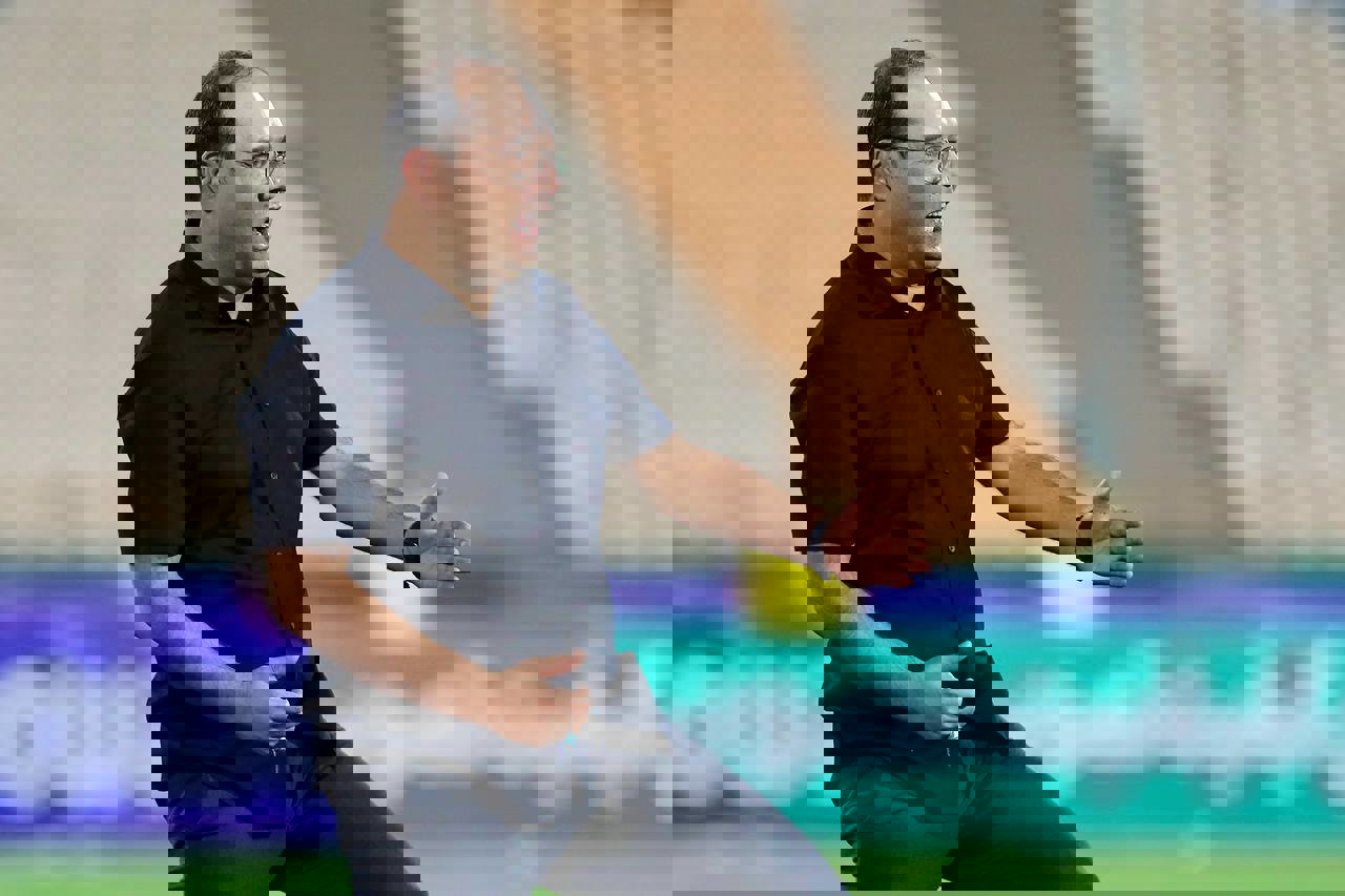 1915671