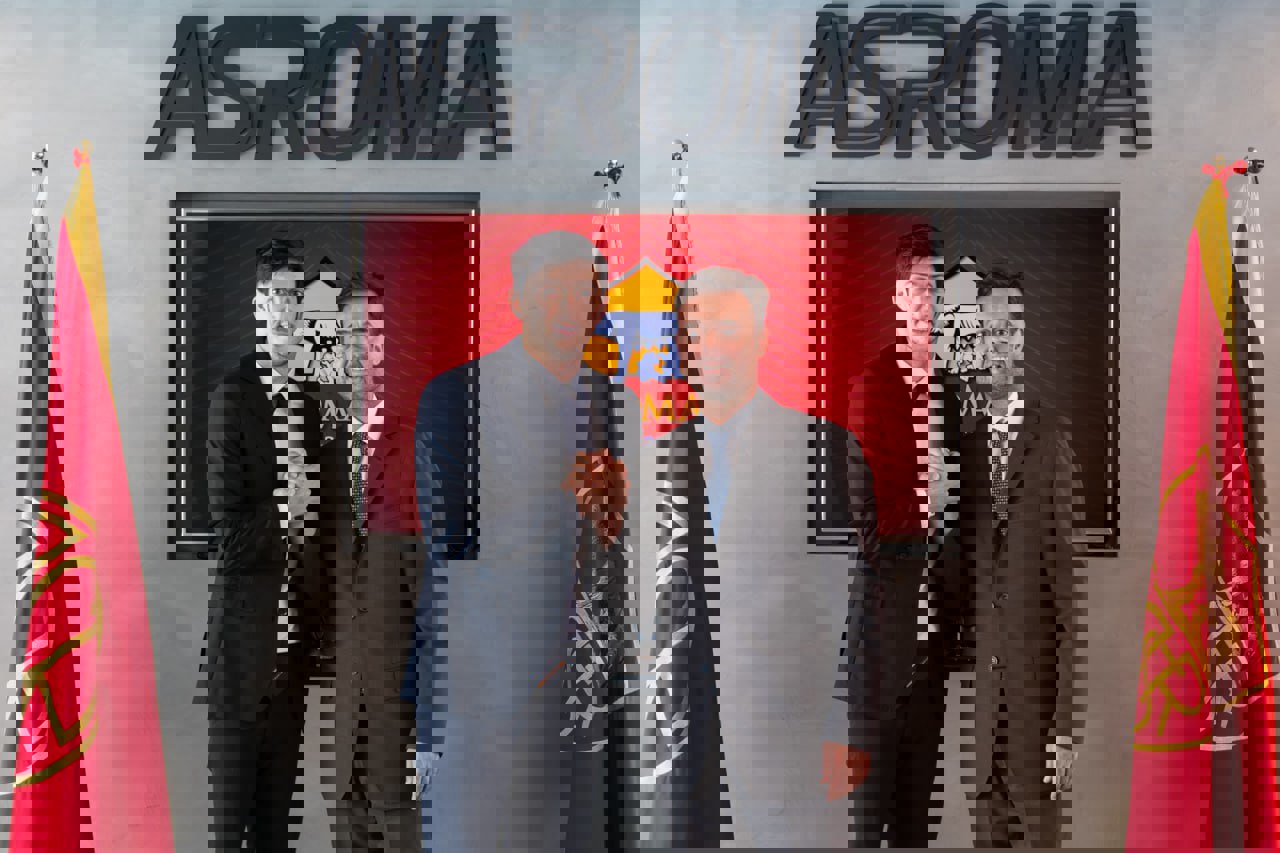 1915752