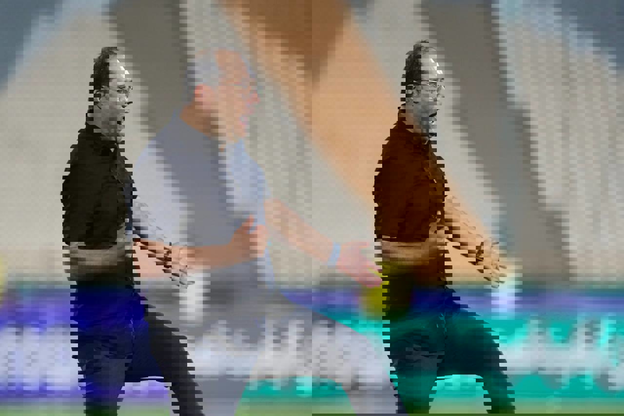1915670