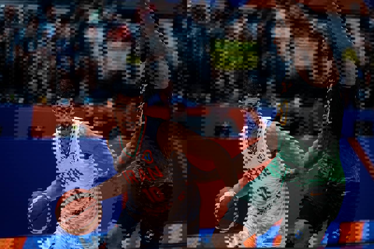 1916319