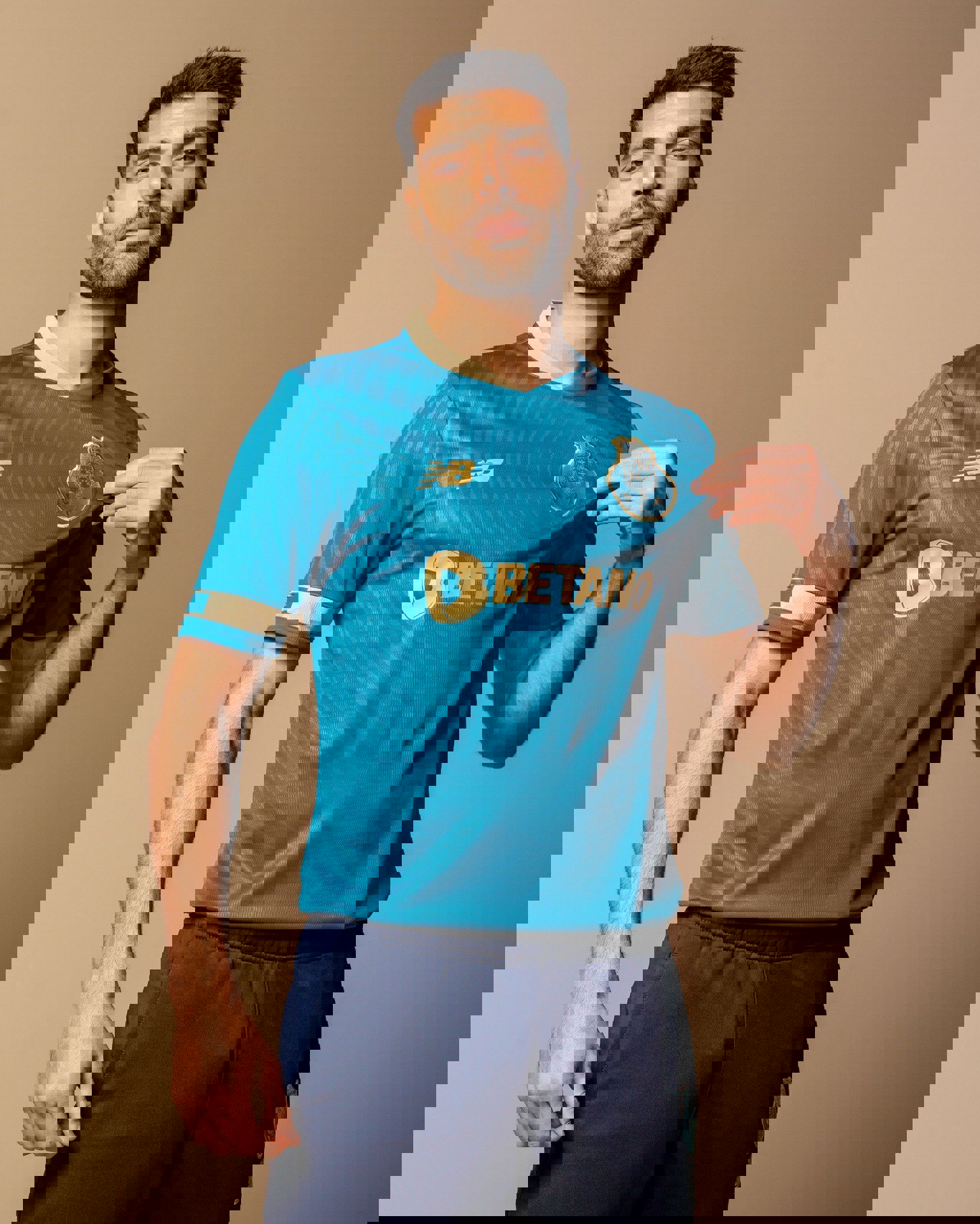 1916475