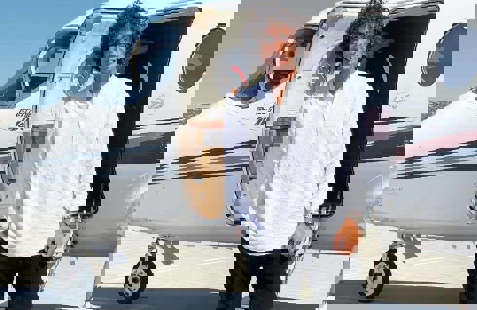 1916568