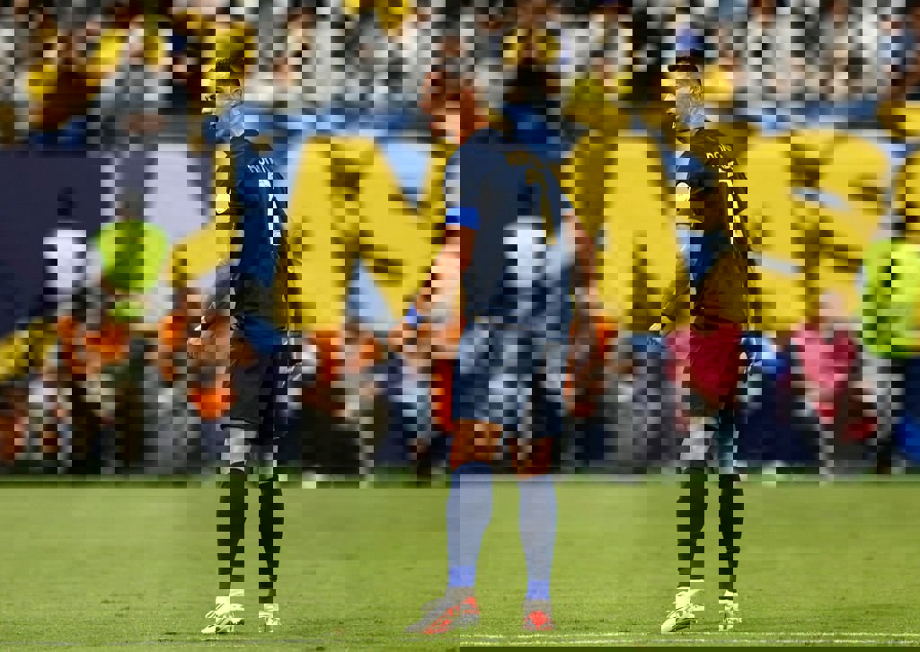 1917699