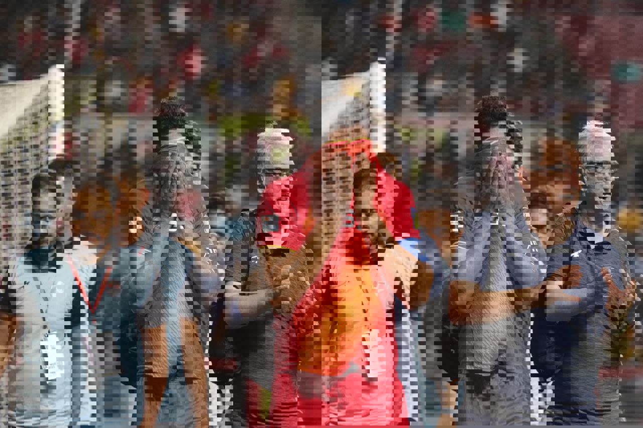 1918097