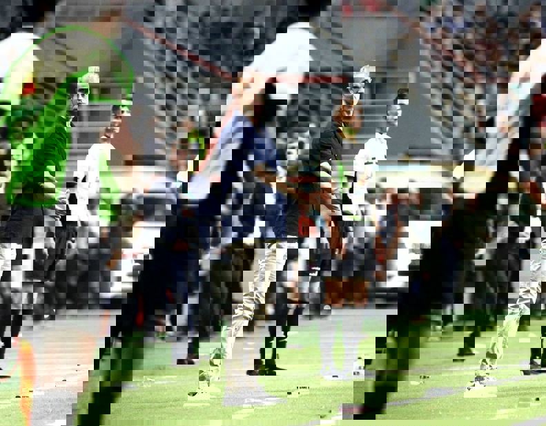 1918559