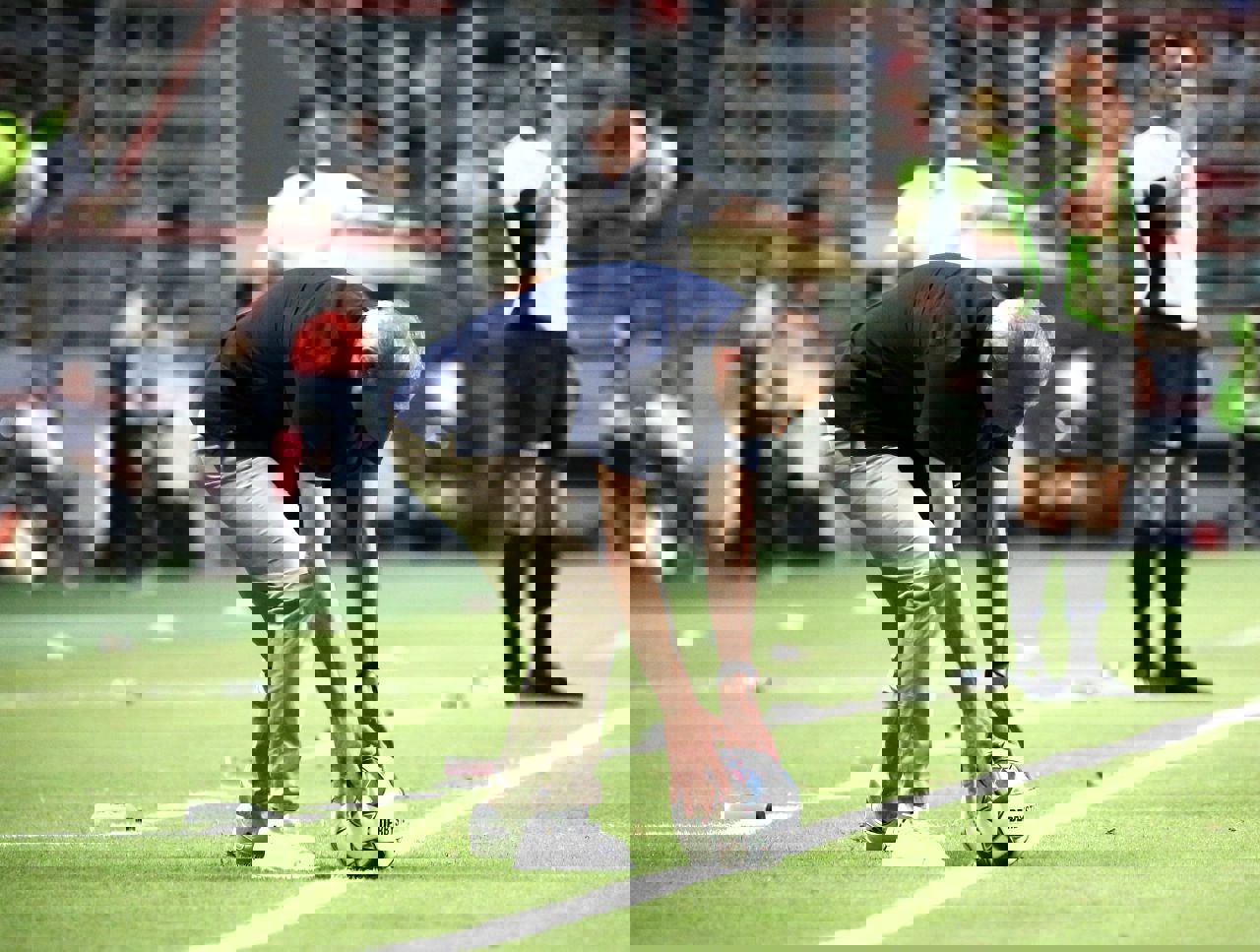 1918561