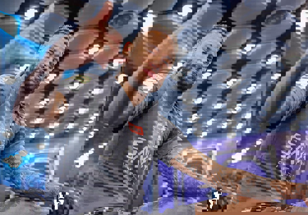1920077