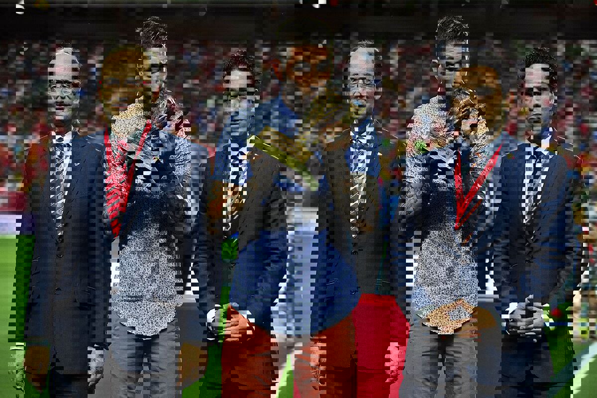 1920402