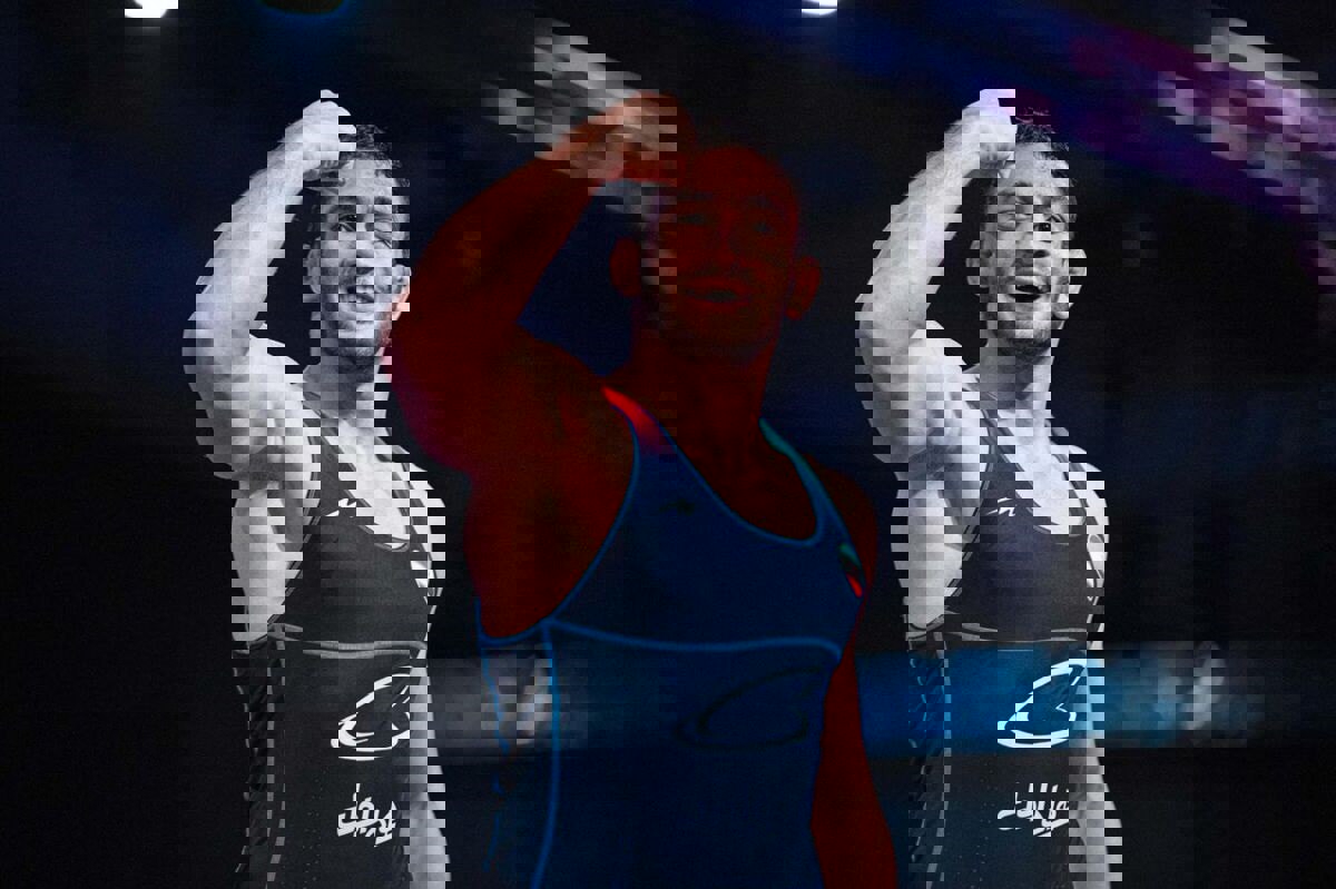 1920413