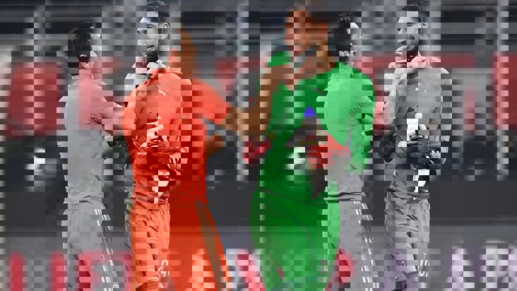 ستایش از اسطوره: هر چی بلدم از جی‌جی یاد گرفتم!