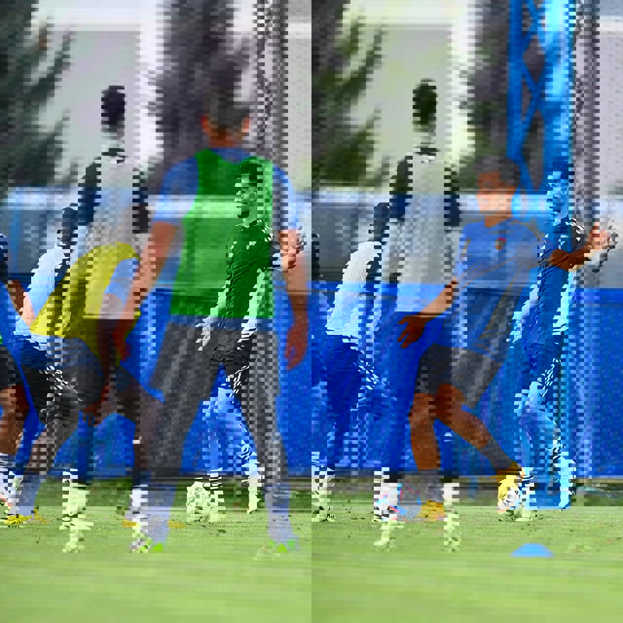 1921749