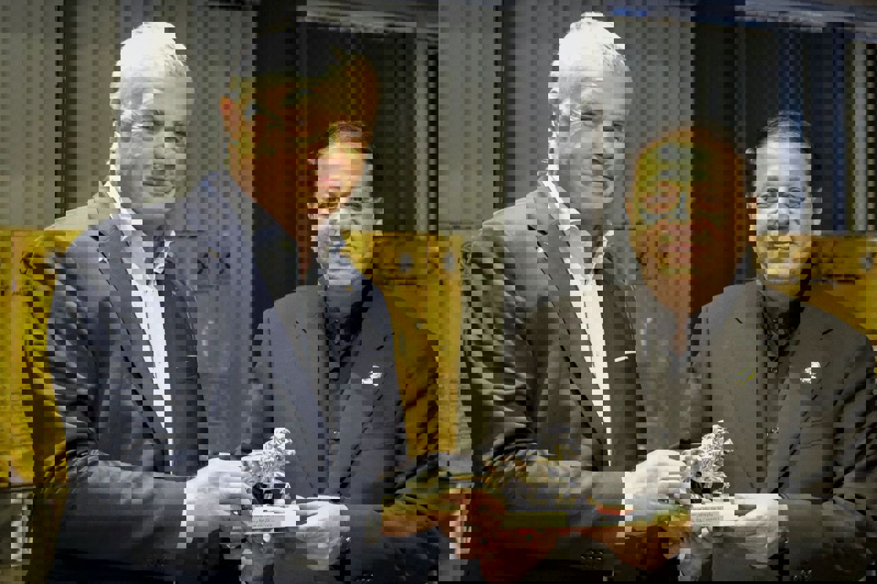 1921995