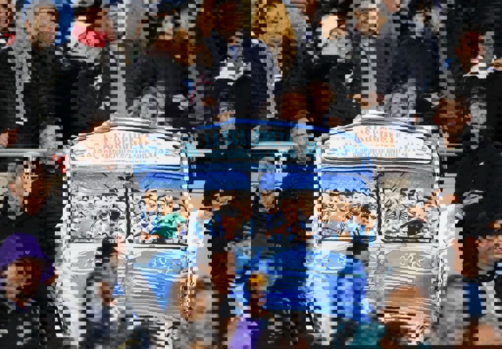 1922054
